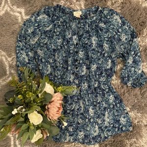 Really cute blouse💙